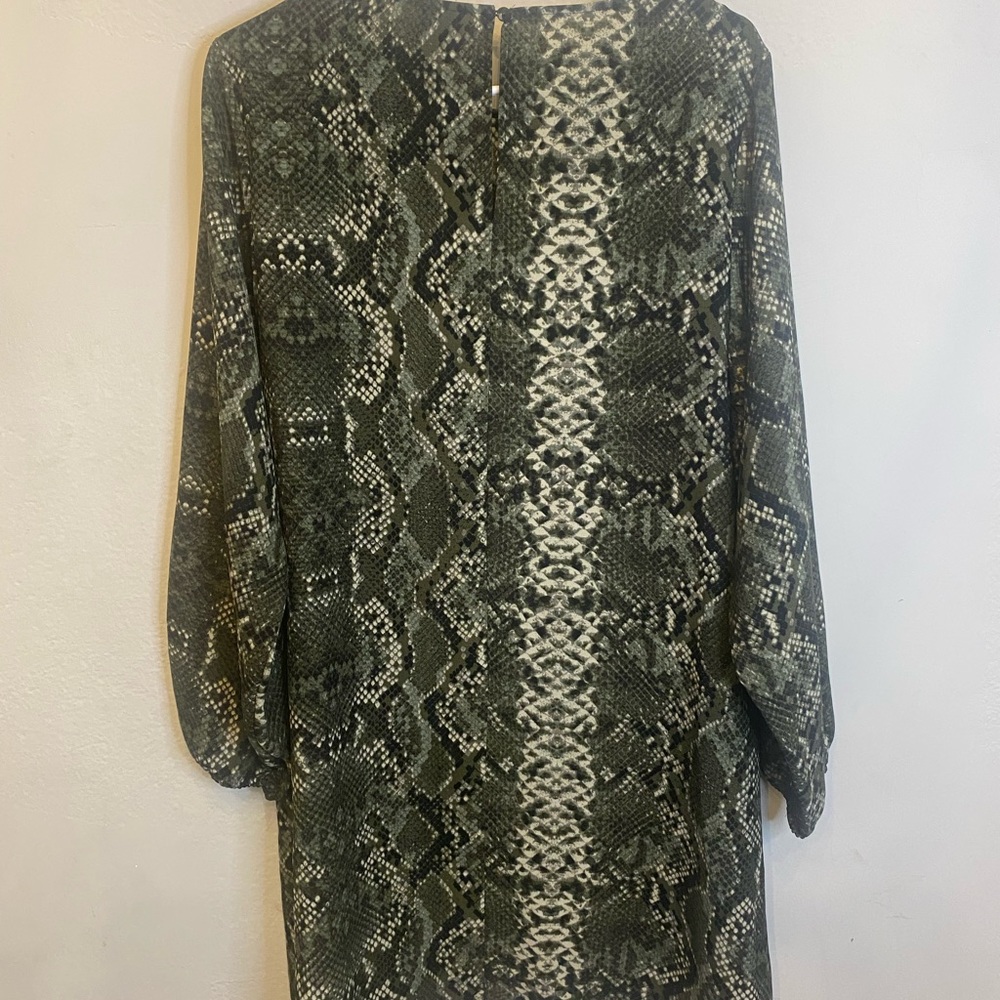 H&M Green Python Long Sleeve Dress - Picture 5 of 6